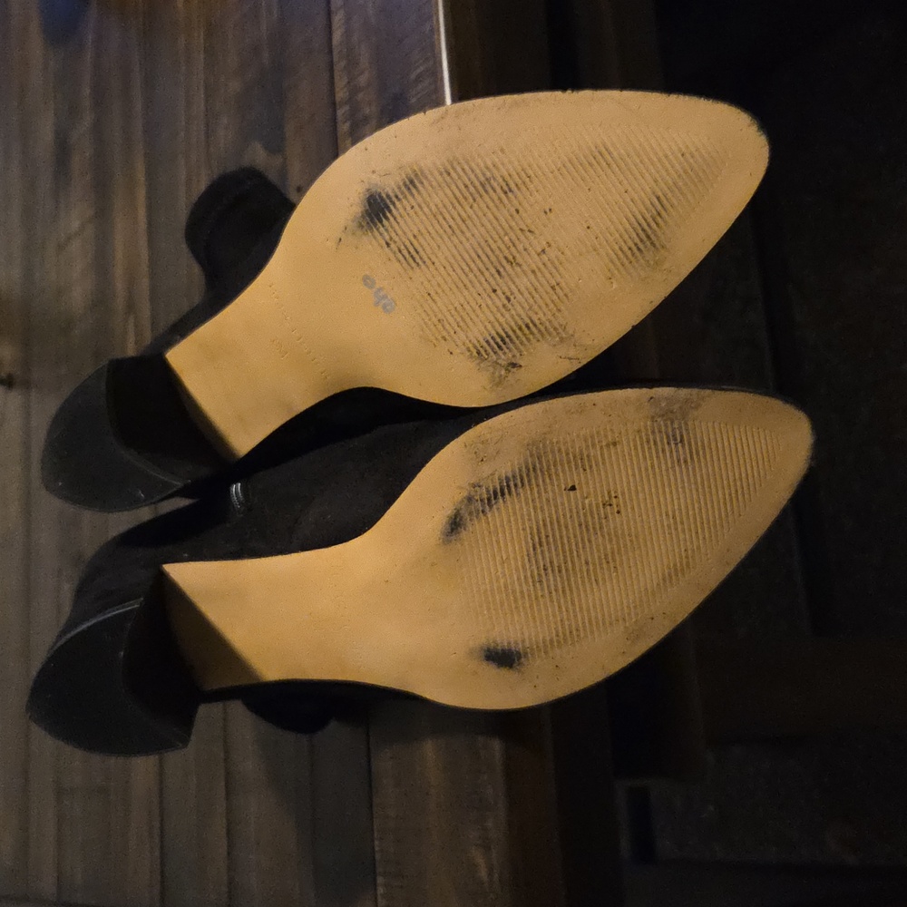 Marc Fisher 8M Booties Like New - Picture 8 of 8